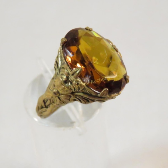 Vintage marked Uncas ring with glass stone size 7