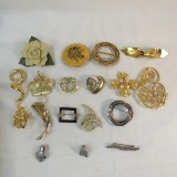 18 unmarked Fashion Brooches