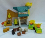 Fisher Price Lift & Load Depot # 942