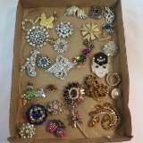 Vintage & modern brooches- some signed