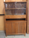 Small Hutch / china cabinet