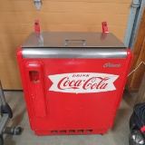 Vintage Coca-Cola vending machine Glasco