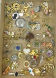 Large group of fashion brooches