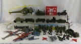 Vintage plastic army men, vehicles, etc..