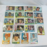 20 1960 & 1961 baseball cards crease-free