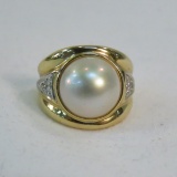 14k Gold ring with Pearl & Diamonds 7.95g