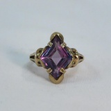 10k Gold and Mystic Topaz ring 4.12g