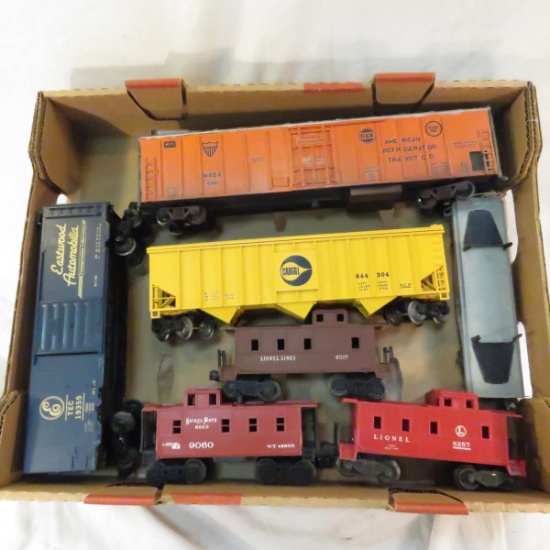 7 Lionel and other train cars