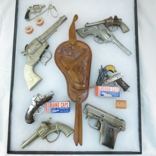 Vintage cap guns, caps & holster