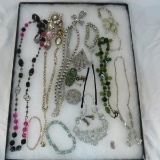 Vintage Costume Jewelry Necklaces & Pendants