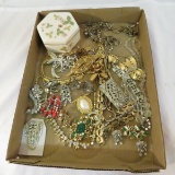 Vintage jewelry & porcelain Wedgwood box
