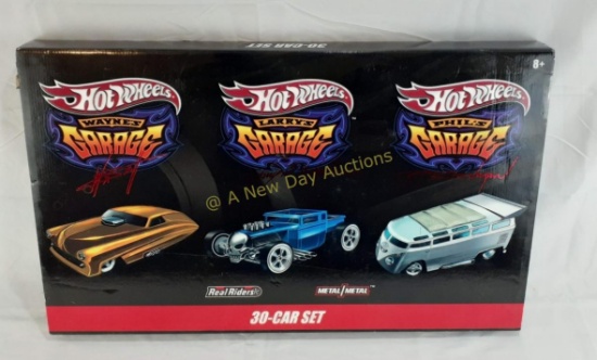 Hot Wheels Larry's Garage 30 car set Real Riders