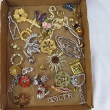 Giovanni, Avon and other vintage brooches