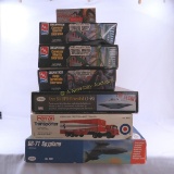 7 Model kits, Plane, Ferrari, UFO. Gigantics