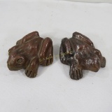 2 What Cheer Stoneware Frogs