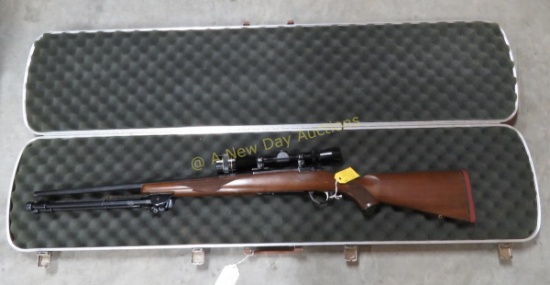 Ruger M77 .22-250 Rifle with Scope & Case