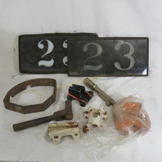 Number plates and mounting parts