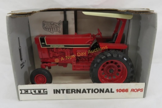 Ertl Int'l 1066 ROPS special edition tractor