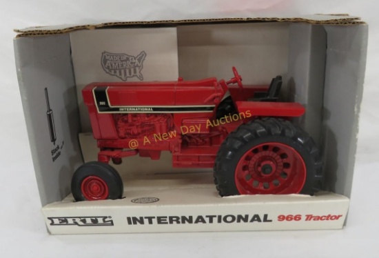 Ertl International special edition 966 tractor
