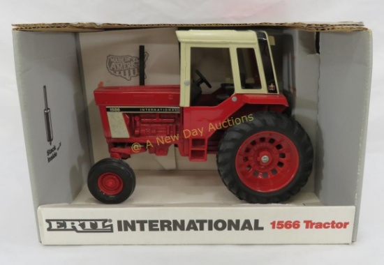 Ertl International 1566 tractor # 4625 in box