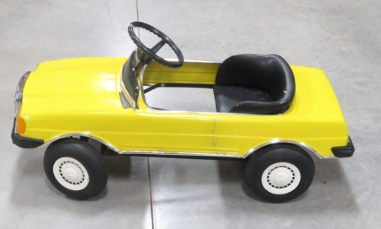 Pedal Car with loose Steering Wheel