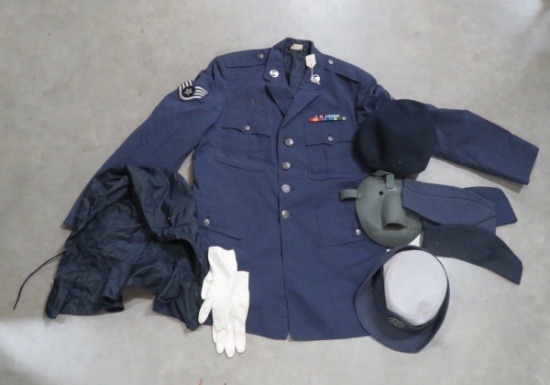 US Air Force Jacket with Insignia, gloves, caps