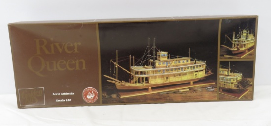 River Queen Boat Model 1:80 in box
