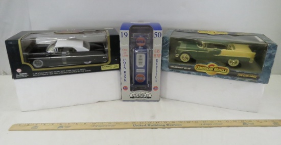 2 Diecast 1:18 Car Models & Gas Pump in Boxes