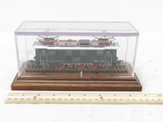 HO Scale streetcar mounted in case