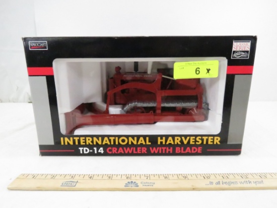 SpecCast IH TD-14 crawler with blade in box
