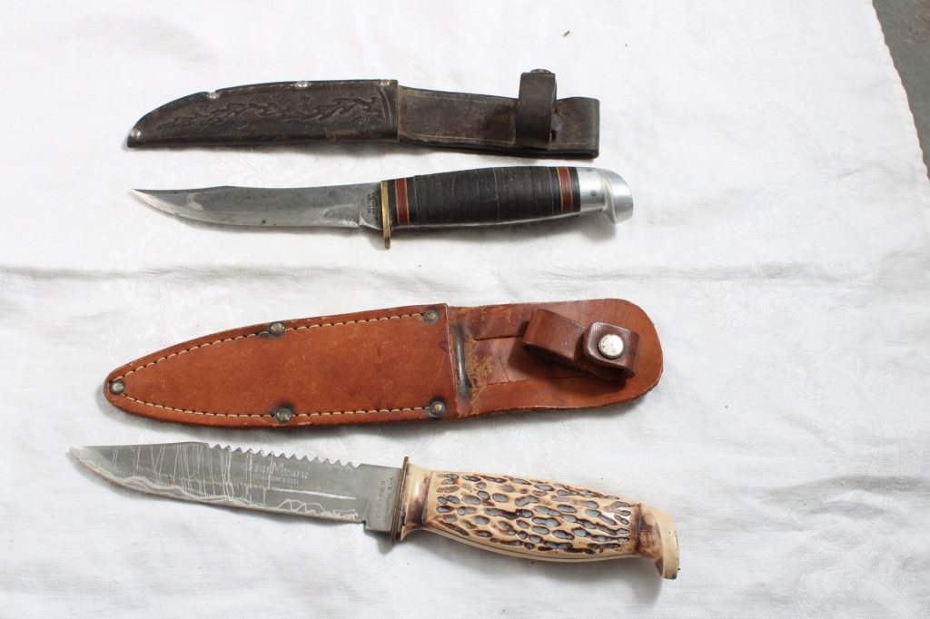 2 Fixed Blade Knives Colonial & Western w/Sheaths