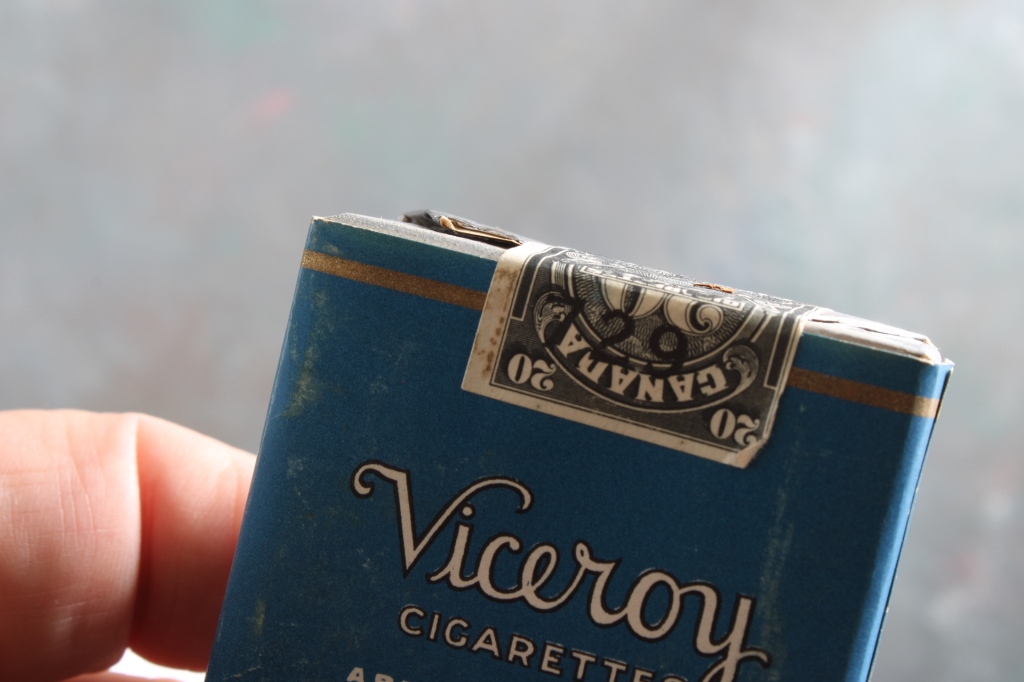 breathing in cigarette smoke Man Inhaling Smoke in Lungs - Stock Image - C038/3697