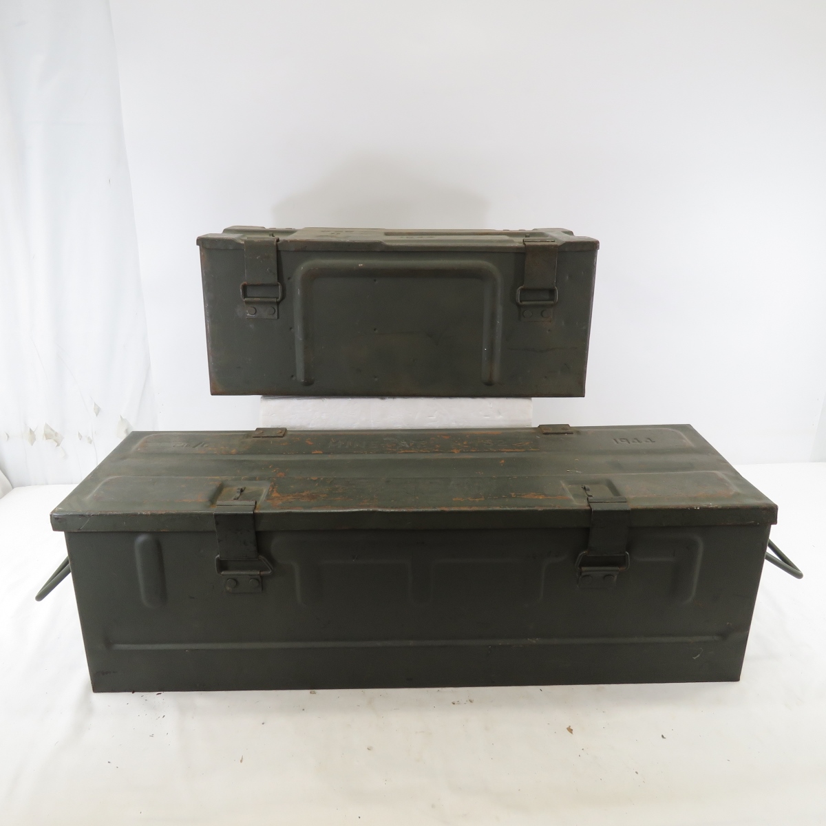 1944 Mine AT M152 & 1941 Metal Ammo/Rocket case | Proxibid