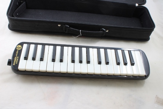 Hohner Melodisa Instrument Student #32 in Case