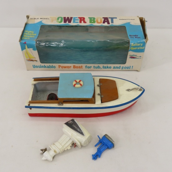 Union Craft Outboard Motor Boat Model in Box 9"