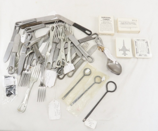 Military cutlery and recognition cards