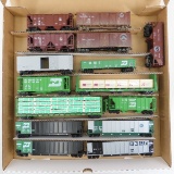 15 HO scale BN & GN Freight cars