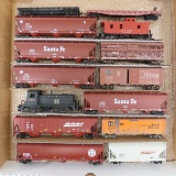 15 HO scale Santa Fe Freight cars
