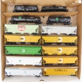 14 HO scale Cargill Brand Freight cars