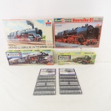 4 Vintage Train Car Kits, Revell & More