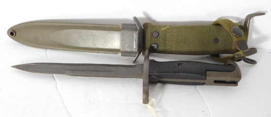 Lot #136A - USM8A1 Bayonet in sheath 