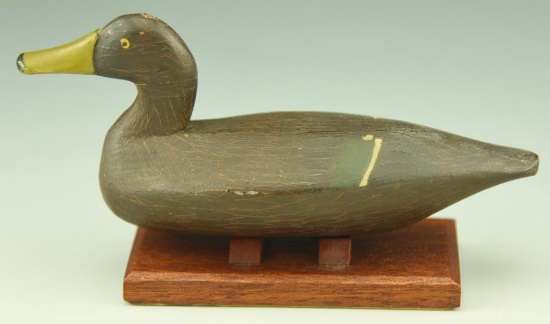 Lot 3479 - Bob McGaw, Havre de Grace, MD miniature Black Duck on wooden base circa  1940 (crack