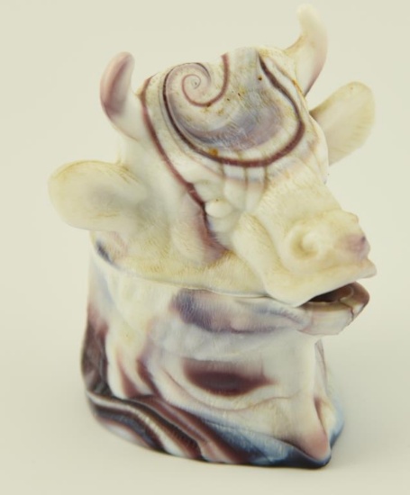 Lot 1111 - Milk glass and purple slag figural cow creamer 4½”