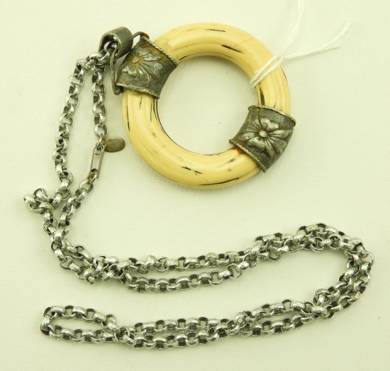 Lot 1627 - Tribal style necklace on chain