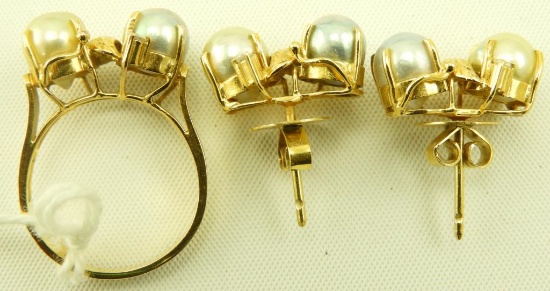 Lot 1630 - 14k yellow gold ring & earring set: mounted with pearls & diamonds: weight of 7.1dwt