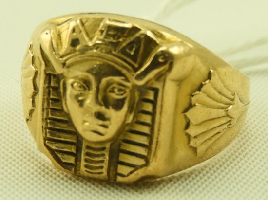 Lot 1636 - 10k gold pharaoh sorority or fraternity ring: weighs 5.4 dwt