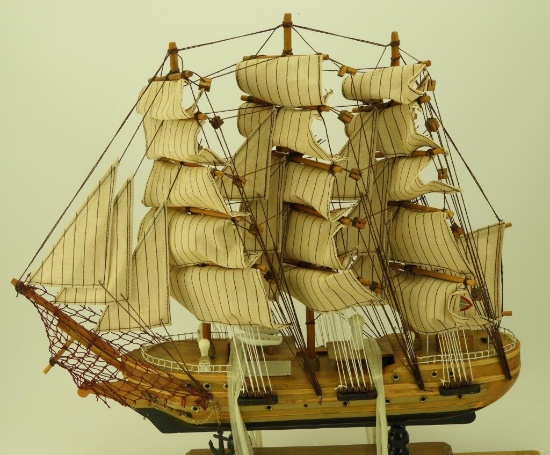Lot 1699 - Clipper ship model