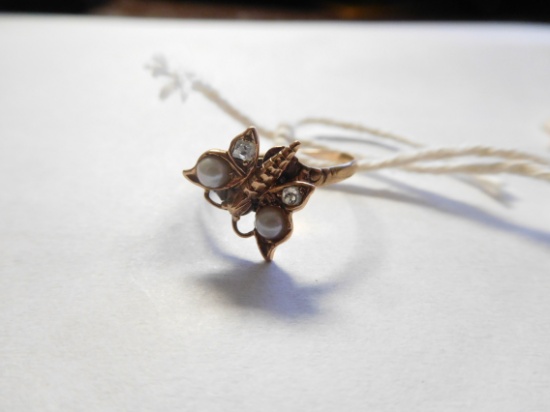 Lot 1645a - 10k Gold butterfly ring: weighs .9 dwt