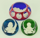 Lot 1248 - (3) Baccarat Sulphide paperweights: Depicting Mount Rushmore, Joan of Arc, & Napoleon