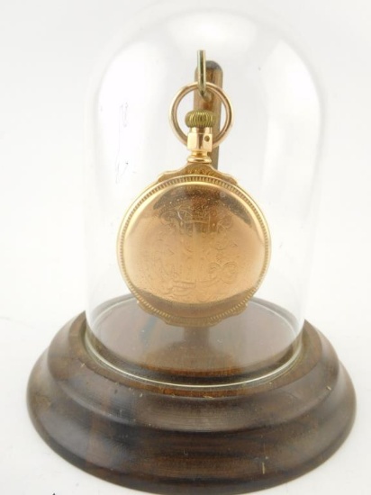 Elgin Watch Co 18k gold cased pocket watch in presentation dome    